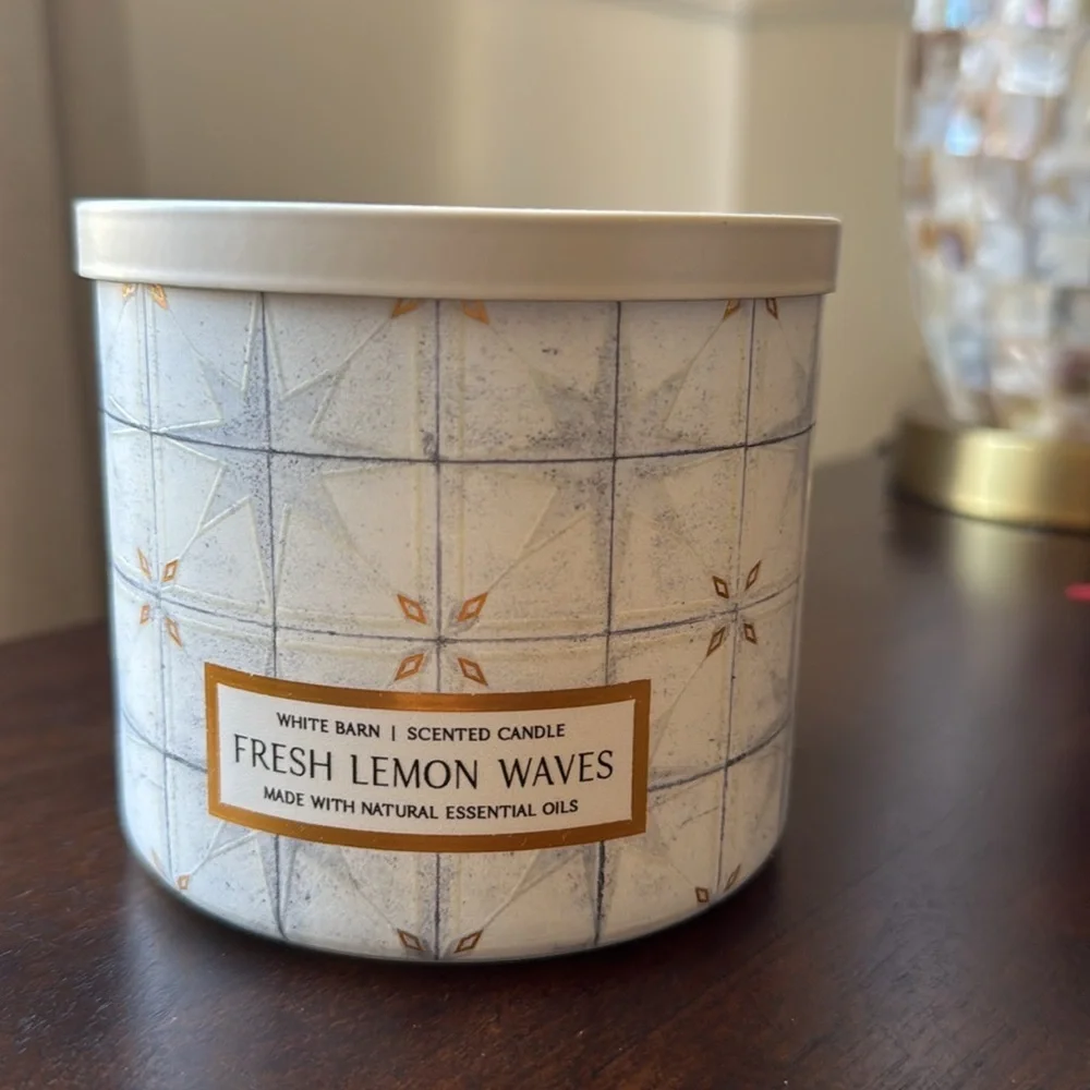 Candle NWT